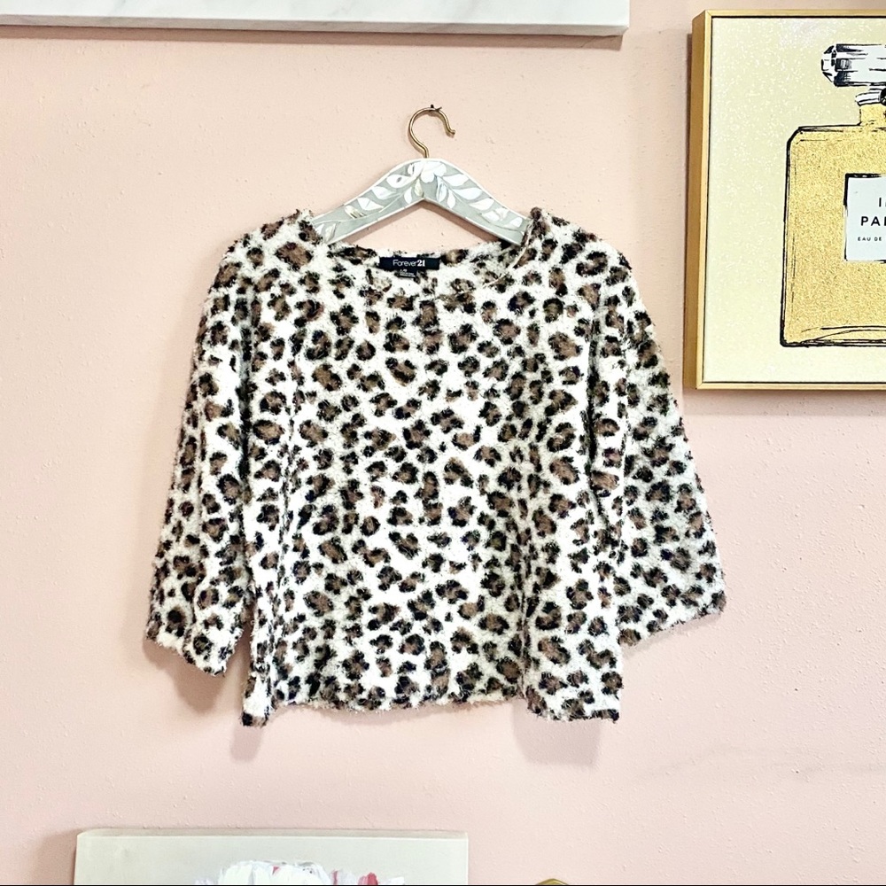 Forever 21 | Leopard Print Sweater 🐆